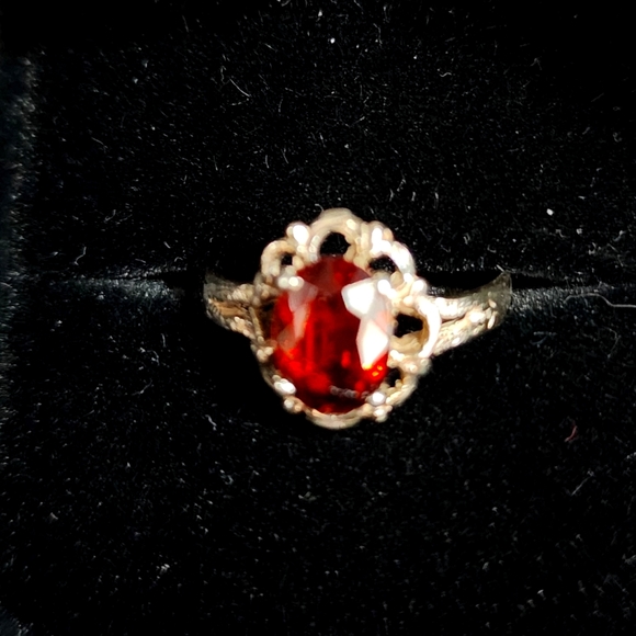 Red Spinel Ring size 7 - Picture 3 of 8